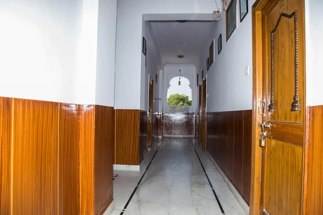 Hotel Udai Palace - Centrally Located Budget Family Stay Udaipur 3*,  Índia