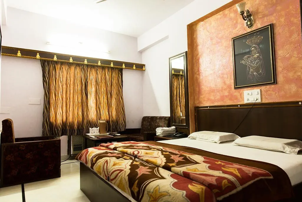Hotel Udai Palace - Centrally Located Budget Family Stay Udaipur Índia