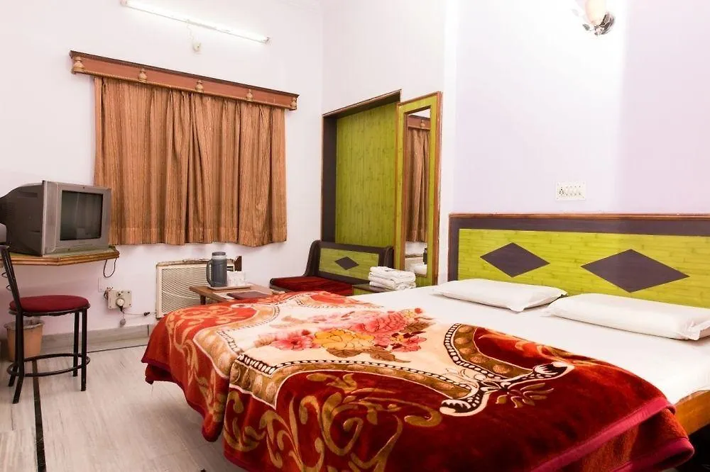 Hotel Udai Palace - Centrally Located Budget Family Stay Udaipur
