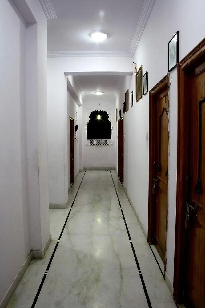 Hotel Udai Palace - Centrally Located Budget Family Stay Udaipur