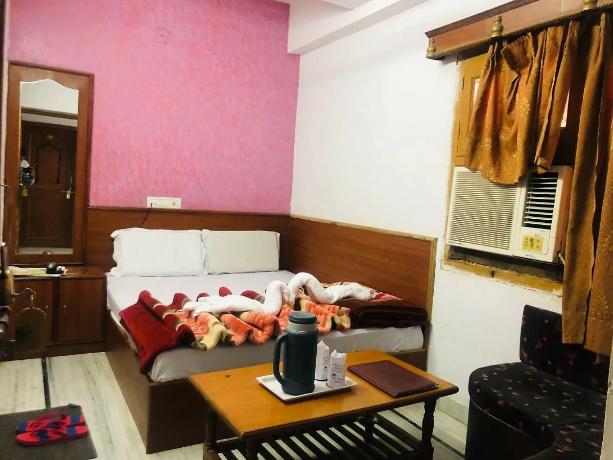 Hotel Udai Palace - Centrally Located Budget Family Stay Udaipur